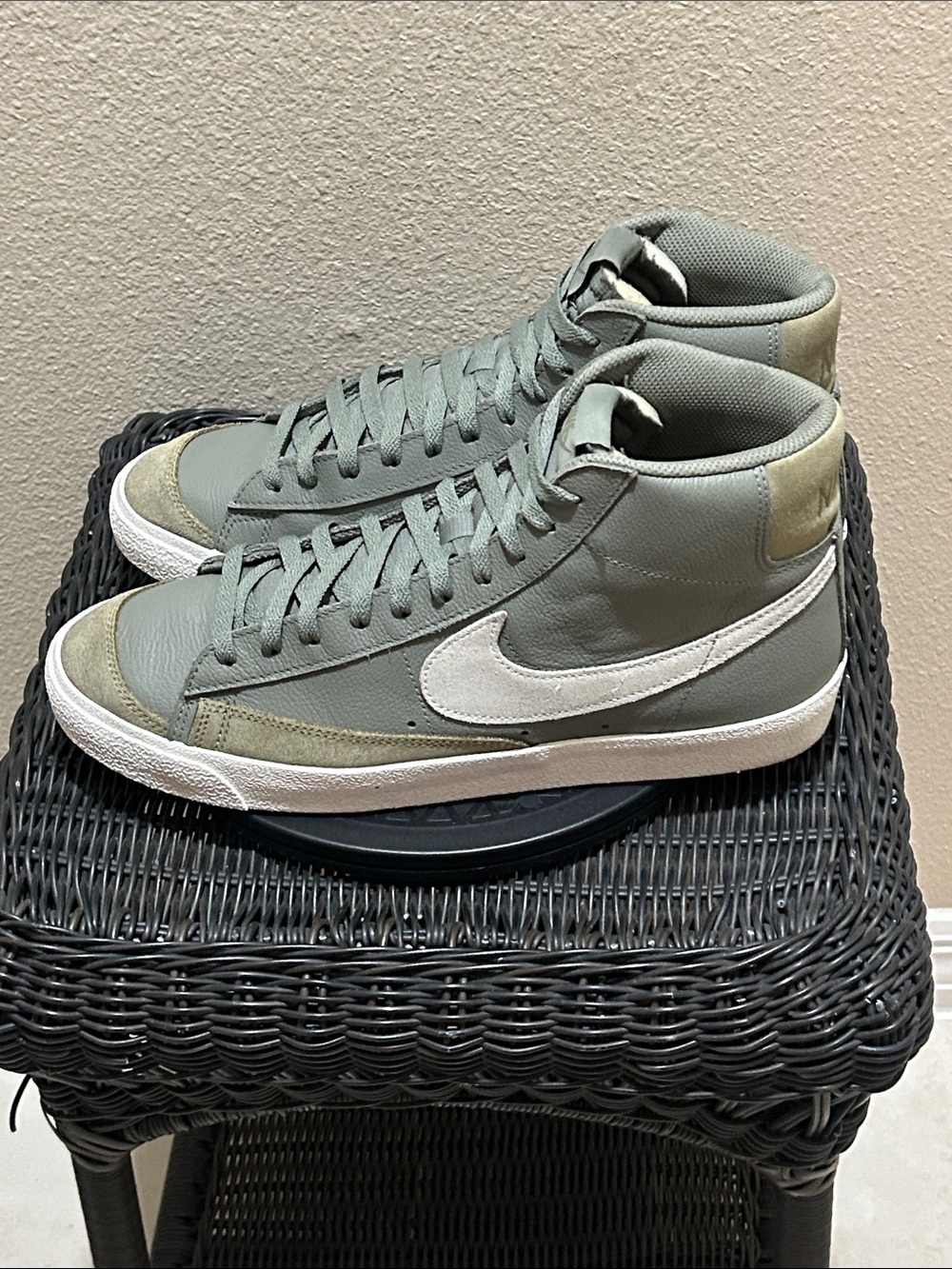 Nike Blazer Mid ‘77 Premium ‘Dark Stucco’ FZ1671-001 - Picture 2 of 7